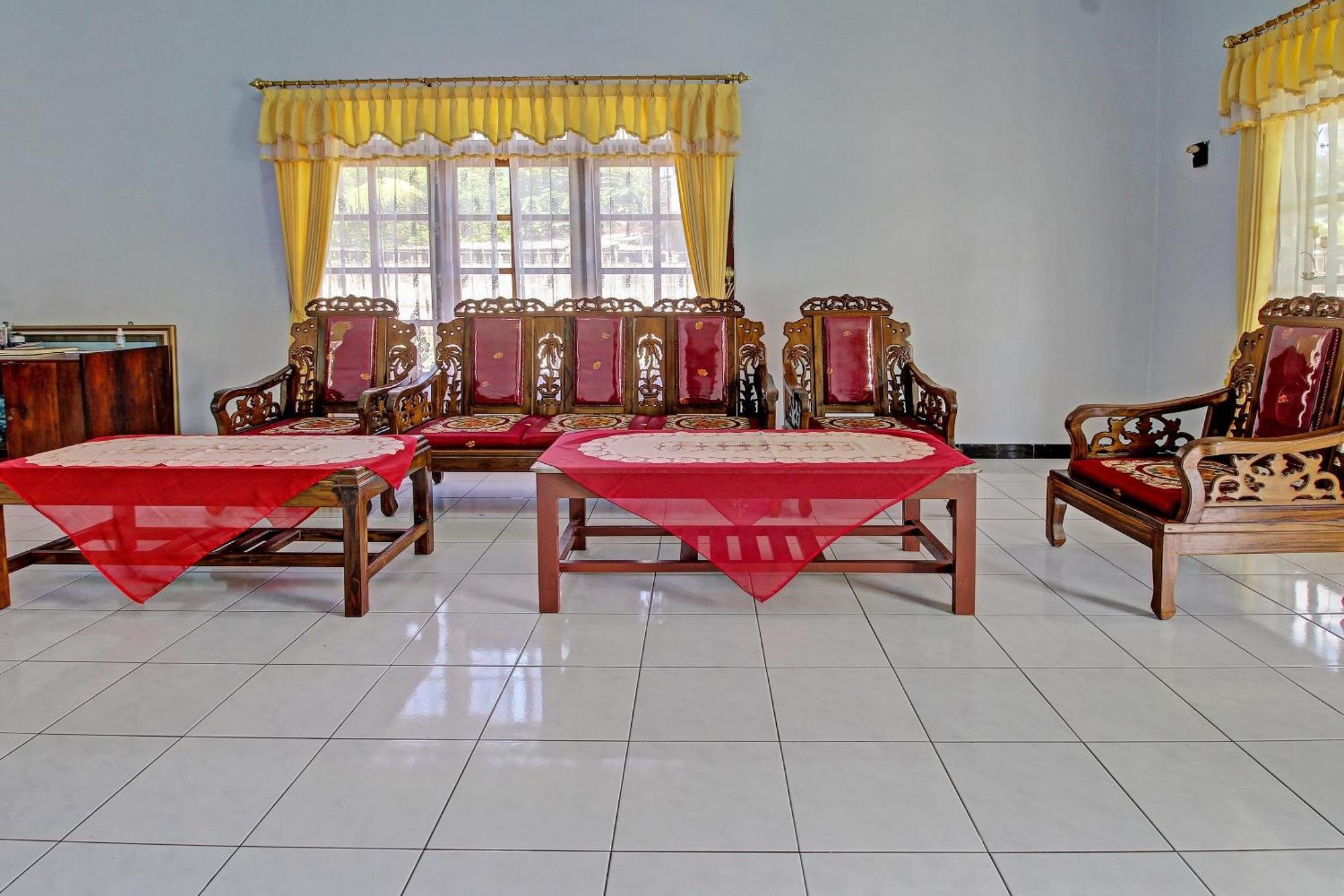 Hotel SPOT ON 91214 Desa Wisata Pandean Trenggalek Exterior foto